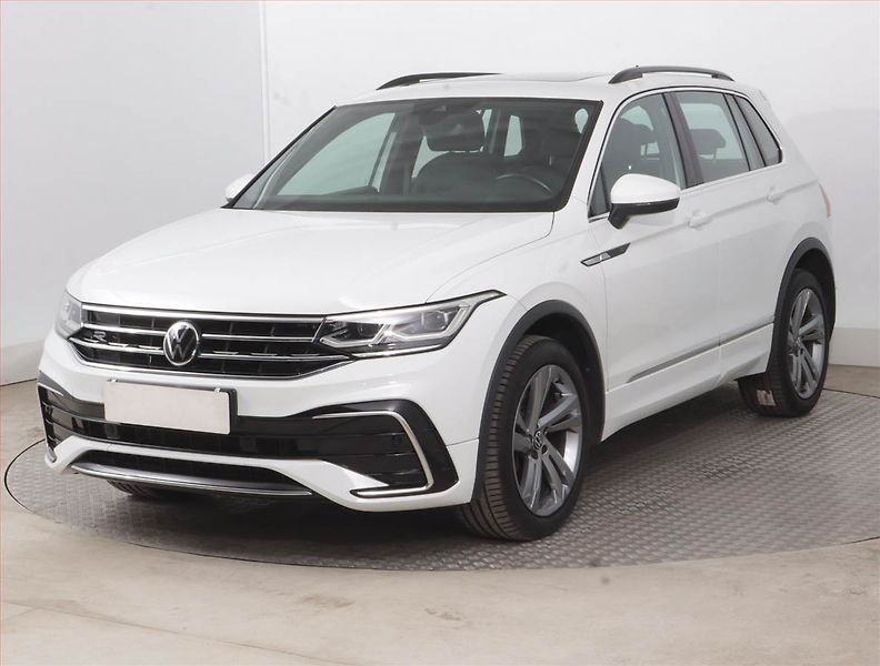 Volkswagen Tiguan (2022) R-Line 2.0 TSI - fotka 2 z 19