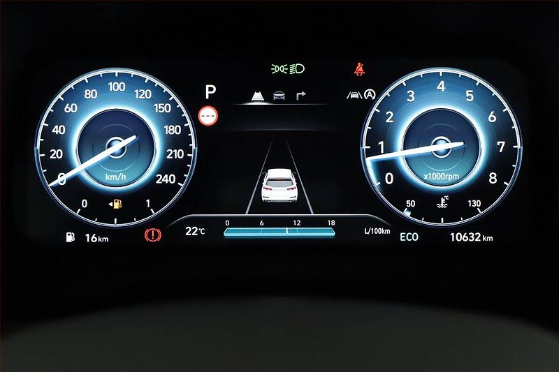 Hyundai i30 (2025) 1.5 T-GDI MHEV 48V, N- Line - fotka 8 z 21
