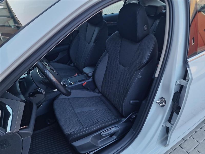 Škoda Octavia 2.0TDI Style, původ ČR,1.Maj. - fotka 37 z 50