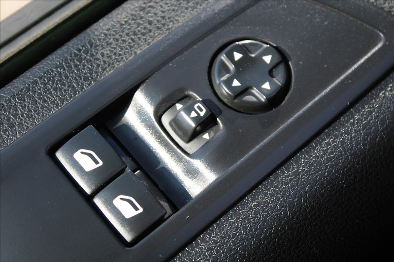 Citroën Jumpy 2,0 HDi  SHINE,A/T,DPH,8MÍST - fotka 23 z 41