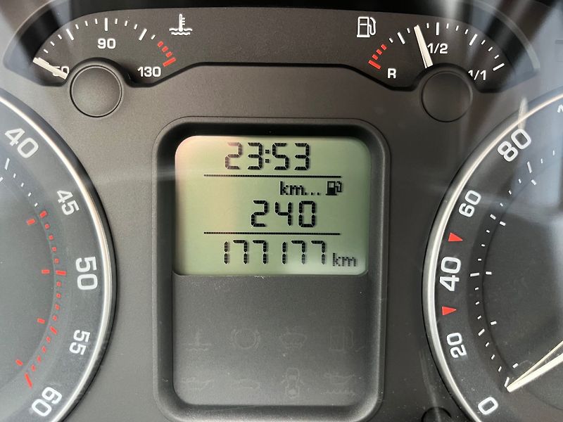 Škoda Octavia (2007) 1.9 TDI Bez DPF - fotka 16 z 21