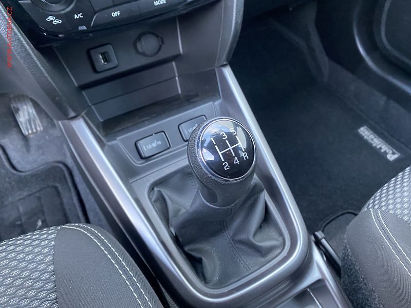 Suzuki Vitara (2019) 1.0 B-Jet, Comfort, navi - fotka 15 z 18