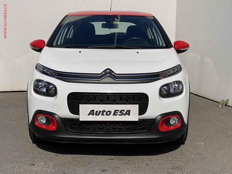Citroën C3 (2019) 1.2 PT, Shine, park. čidla - fotka 2 z 19