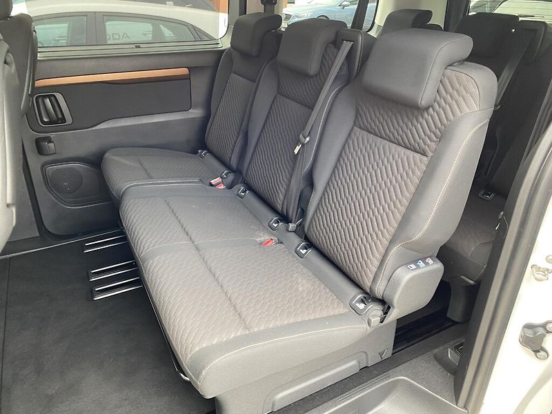 Toyota ProAce 2.0 D 130 kW AT Family - fotka 22 z 27