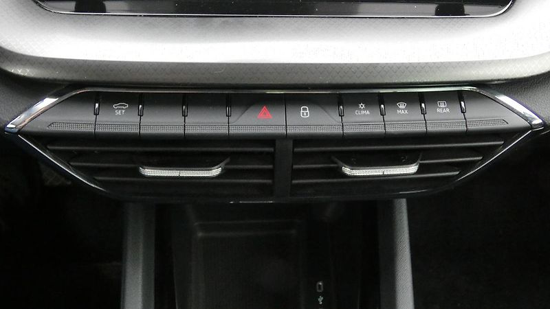 Škoda Octavia Combi 1.5 TSI 110kW DSG Ambiti - fotka 16 z 22