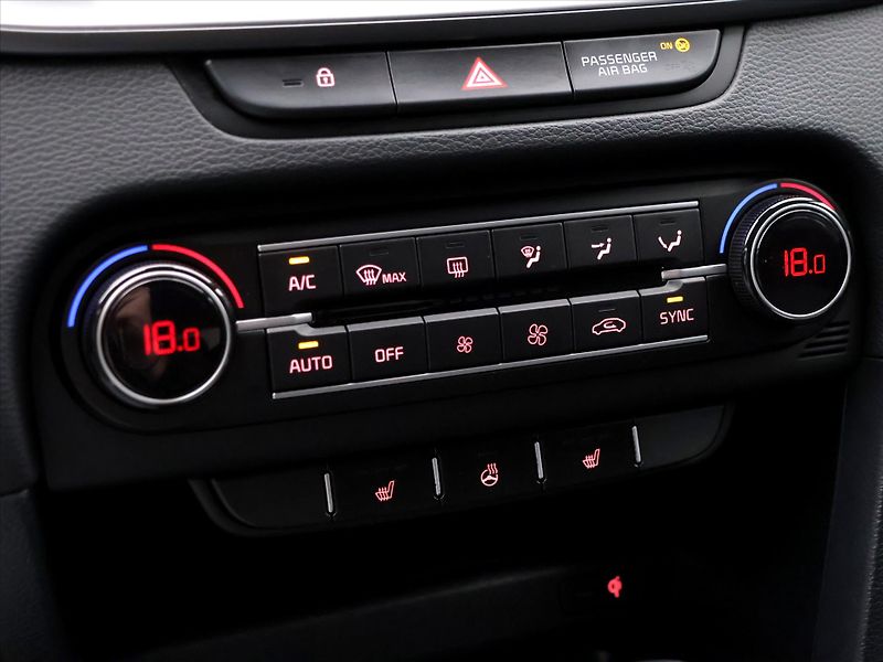 Kia Ceed 1,5 118 kW T-GDI CZ Zaruka LED - fotka 22 z 32