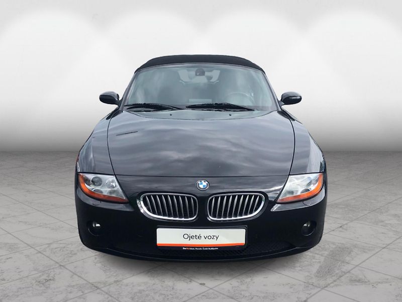 BMW Z4 3.0i - fotka 4 z 29