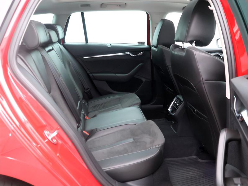 Škoda Octavia 2,0 TDI 110kW DSG CZ PANO STYL - fotka 12 z 33
