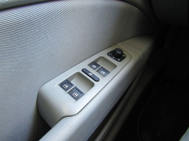Škoda Superb (2011) 2.0 TDI CR 103kW - fotka 30 z 42