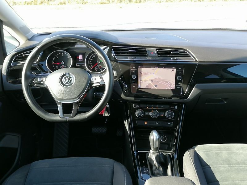 Volkswagen Touran (2022) 2.0 TDi DSG,110kW,Highline,ACC - fotka 8 z 26