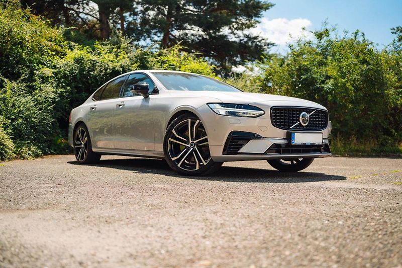 Volvo S90 (2024) T8 Recharge - fotka 2 z 32