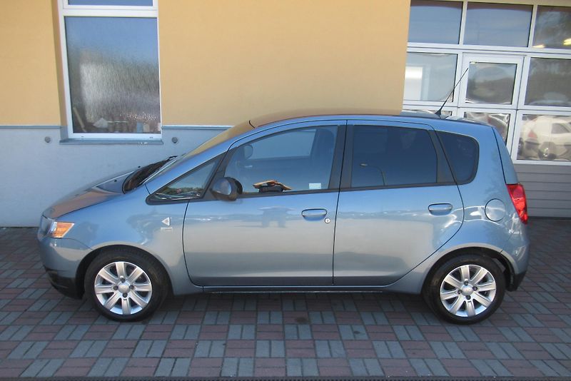 Mitsubishi Colt 1.1i KLIMA SADA ZIMNÍCH KOL - fotka 6 z 18