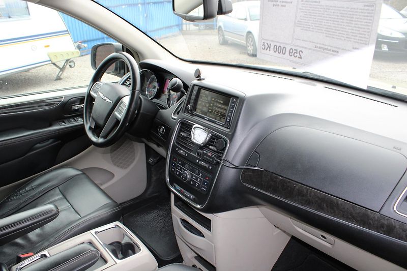 Chrysler Town & Country (2012) 3,6iV6 BENZIN+LPG KŮŽE AUTOMAT - fotka 14 z 16