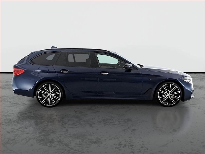 BMW Řada 5 (2018) M Sport 530d xDrive - fotka 6 z 20