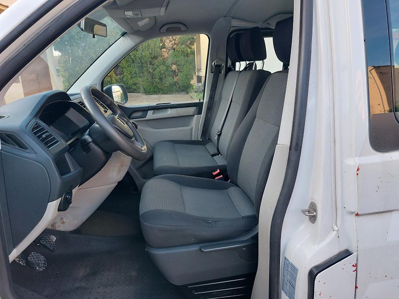 Volkswagen Transporter 2,0 TDi 75kw 9 míst - fotka 9 z 17