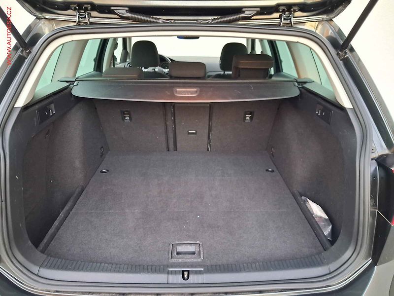 Volkswagen Golf (2016) 1.2 TSi, Allstar, park.čidla - fotka 7 z 17