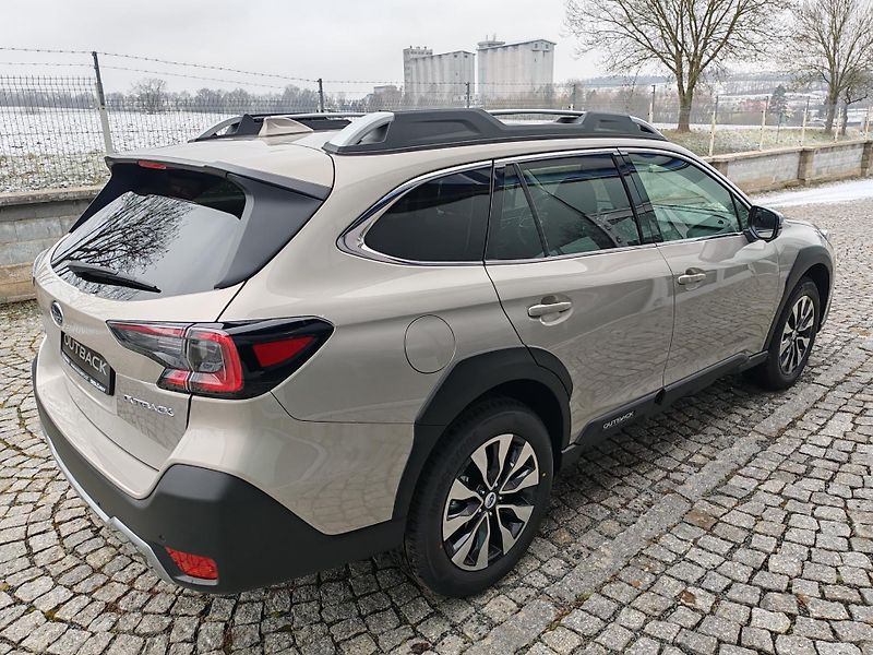 Subaru Outback (2025) 2,5 Touring 4x4 - fotka 7 z 9