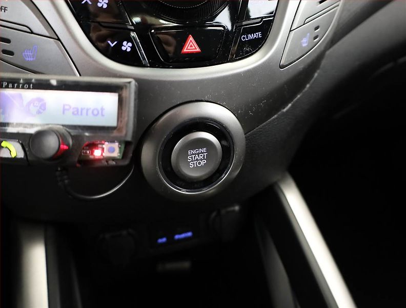 Hyundai Veloster (2012) 1.6 GDI, Tempomat - fotka 10 z 15