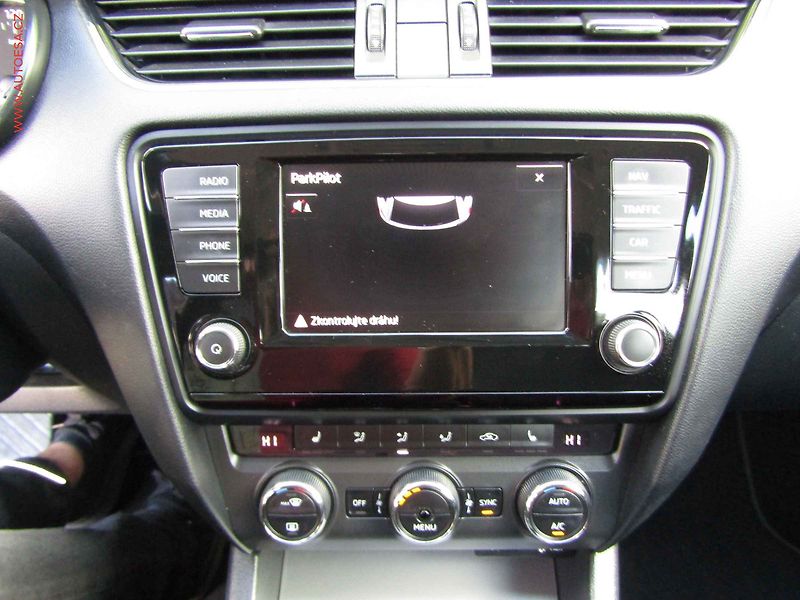 Škoda Octavia (2016) 1.6 TDi, Style, +kola - fotka 16 z 20