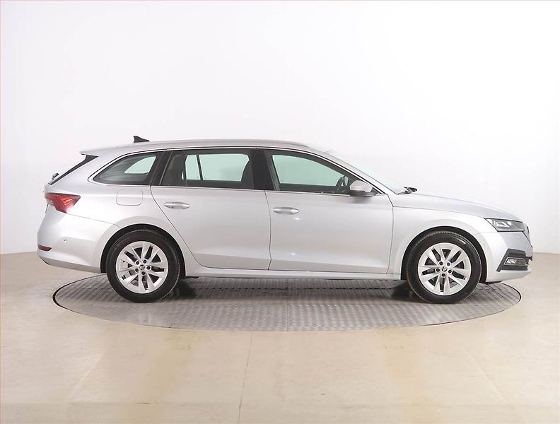 Škoda Octavia (2020) Style 2.0 TDI, Automat - fotka 6 z 23