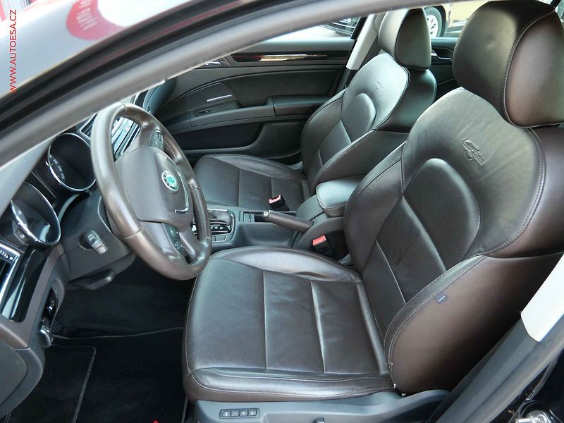 Škoda Superb (2012) 3.6 FSi 4x4, ČR, L&K, DSG - fotka 9 z 33