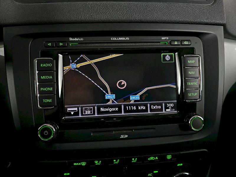 Škoda Yeti (2009) 1.2TSI 77kW  Ambition, panoram - fotka 17 z 21