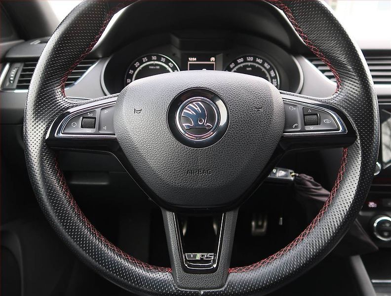 Škoda Octavia (2013) RS 2.0 TDI, Serv.kniha, Xenony - fotka 16 z 18