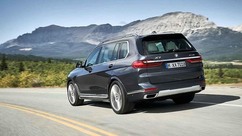 BMW X7 vs. Mercedes GLS vs. Volvo XC90 vs. Audi Q7