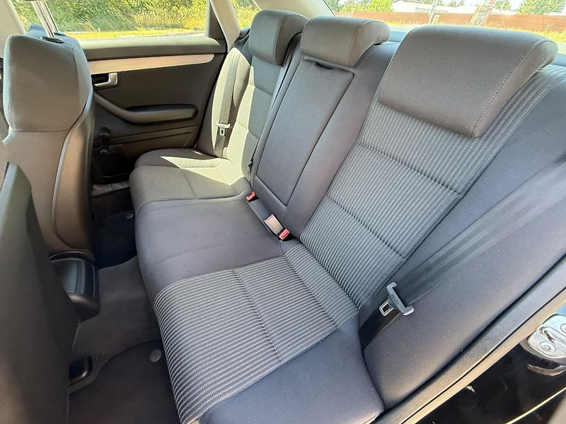Audi A4 2,0 TDI automat - fotka 8 z 15
