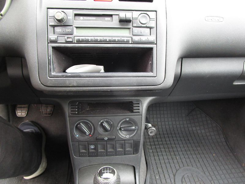 Volkswagen Polo (2001) 1,0-37KW-KOUPEN V ČR-2.MAJITEL - fotka 11 z 14