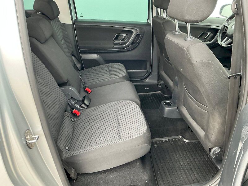 Škoda Roomster (2015) 1.2 TSI Style - fotka 16 z 23