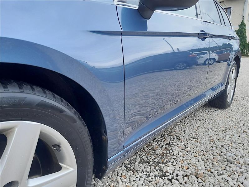 Volkswagen Passat Variant 2.0 TDI 110KW - fotka 13 z 59
