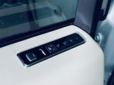 Land Rover Range Rover (2019) 4.4*V8*SD*VOGUE*TOP*CZ - náhled 36