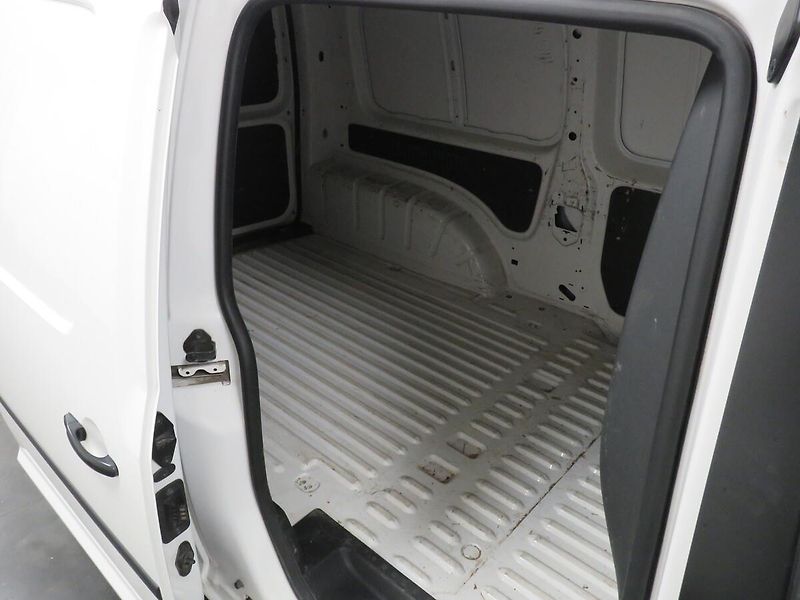 Volkswagen Caddy - fotka 16 z 21