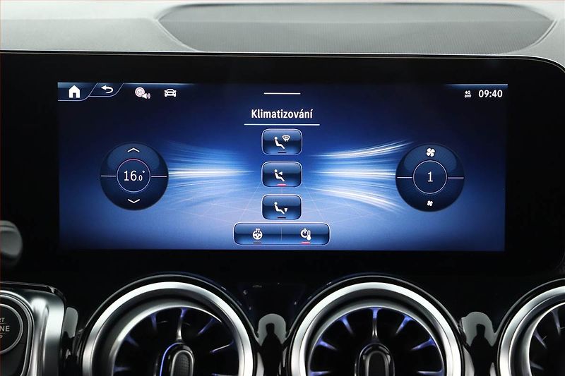 Mercedes-Benz GLB (2025) 200 d, AMG Line, Navigace - fotka 13 z 25