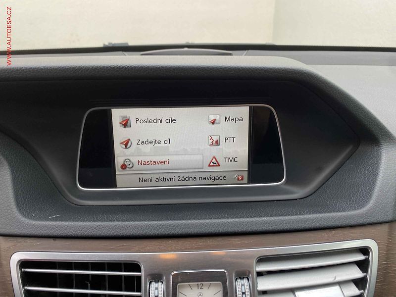 Mercedes-Benz Třídy E (2013) 2.0 CGi E200, AT, LED, navi - fotka 18 z 18