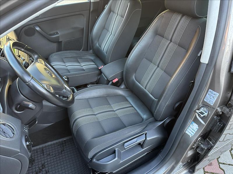 Volkswagen Golf Plus 1,2 TOP stav 1.majitel - fotka 11 z 22