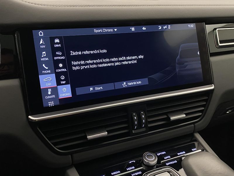 Porsche Cayenne E-HYBRID 250kW AWD AUT CZ - fotka 75 z 111