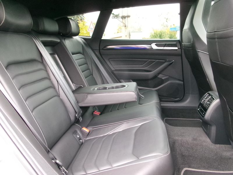 Volkswagen Arteon Shooting Brake (2023) 1,4TSI E-hybrid R-Line WEBASTO - fotka 19 z 62