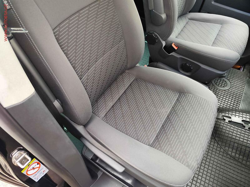 Volkswagen Multivan (2012) 2.0TDi, AC, TZ, park.asist - fotka 9 z 22