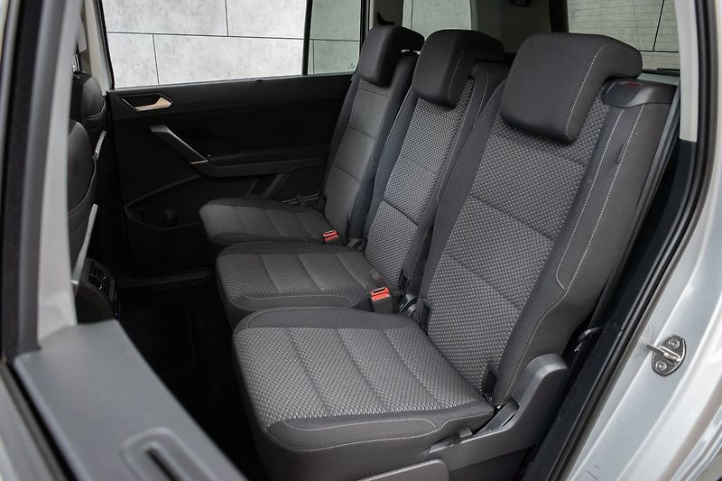 Volkswagen Touran 2.0TDI TAŽNÉ*WEBASTO*DPH*ČR 1M - fotka 12 z 51