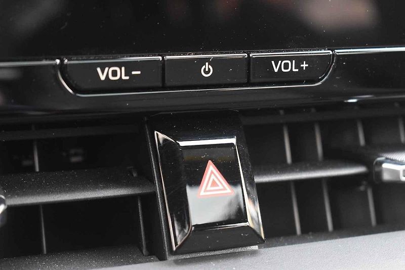Corolla Cross může mít pohon všech kol