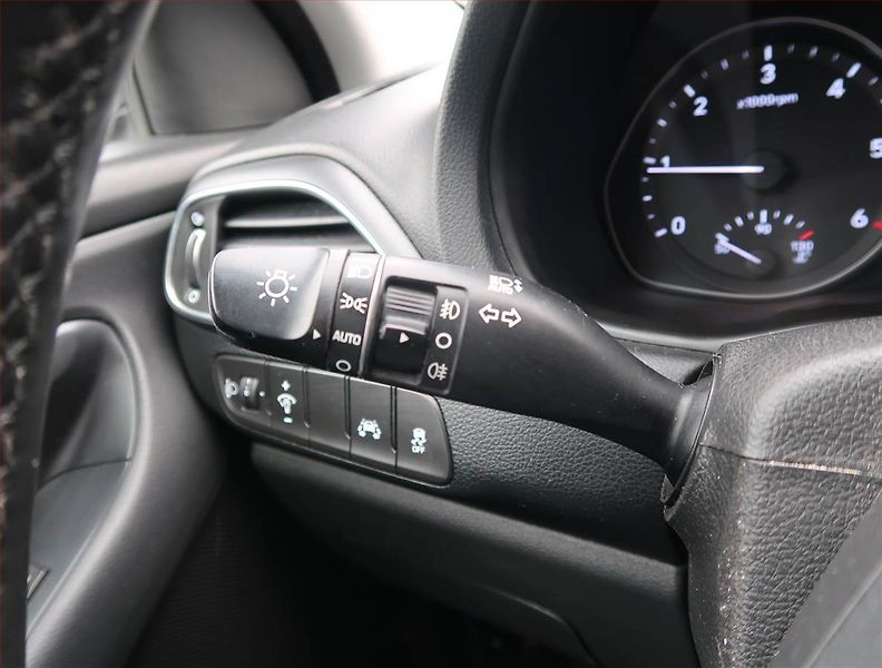 Hyundai i30 (2018) 1.6 CRDi, Tempomat - fotka 17 z 19