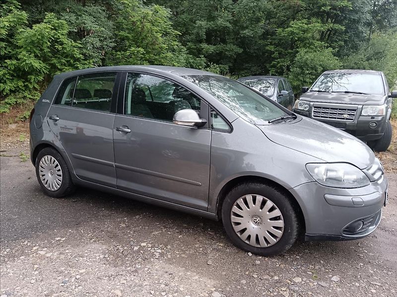 Volkswagen Golf Plus 1,6 i DSG  Goal - fotka 14 z 19