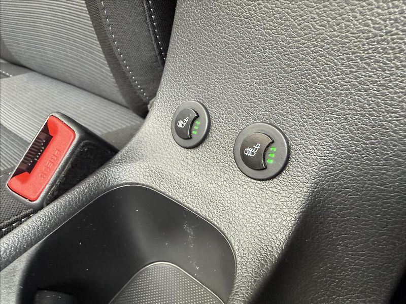 Hyundai i30 1,4 i  WG Trikolor Komfort - fotka 18 z 28