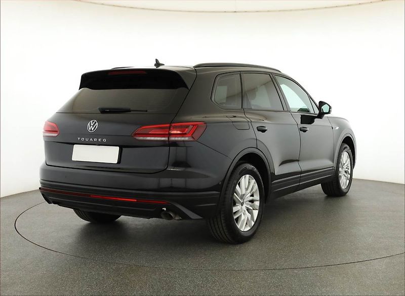 Volkswagen Touareg (2021) 3.0 TDI, 4x4,Automat,V6 TDI - fotka 5 z 22