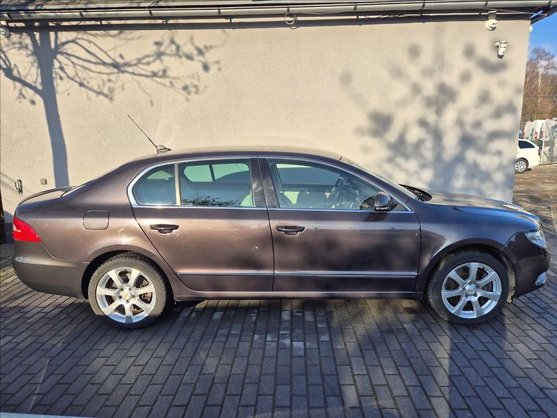 Škoda Superb 3,6 FSi V6 DSG 4x4 106Tis.Km!! - fotka 6 z 30