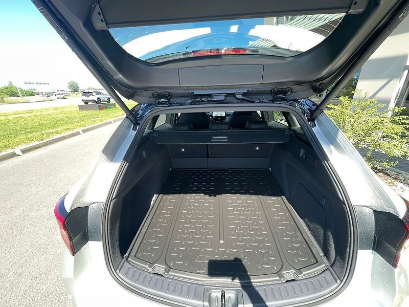 Toyota Corolla 2.0 Hybrid Automat GR SPORT - fotka 10 z 29