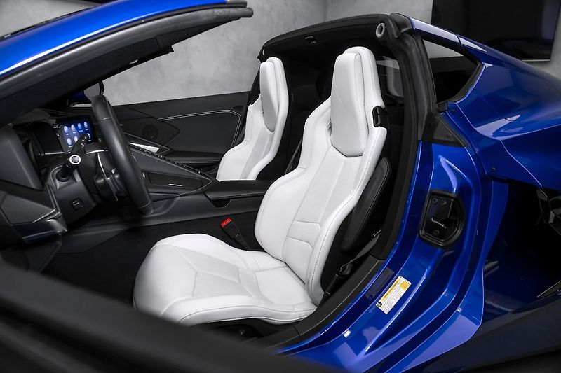 Chevrolet Corvette (2022) C8 Stingray - fotka 16 z 24