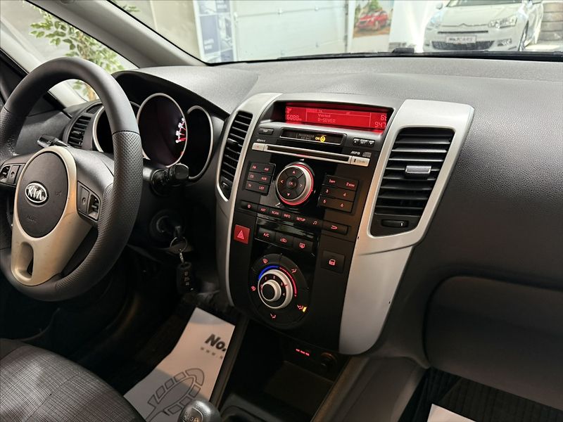 Kia Venga 1,4   i KLIMA NOVÉ ROZVODY - fotka 17 z 30
